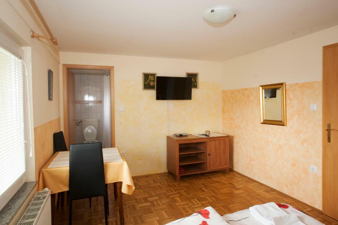 Guest House Celan Spodnja Hajdina Bagian luar foto